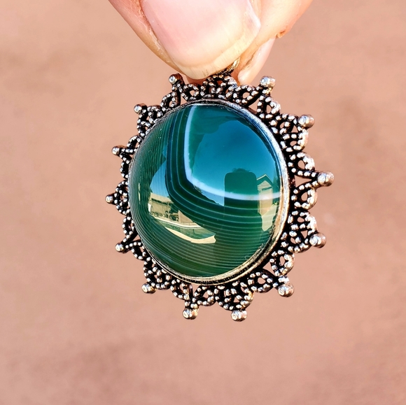 New Green Stripes Agate Metal Pendant. - Picture 9 of 12